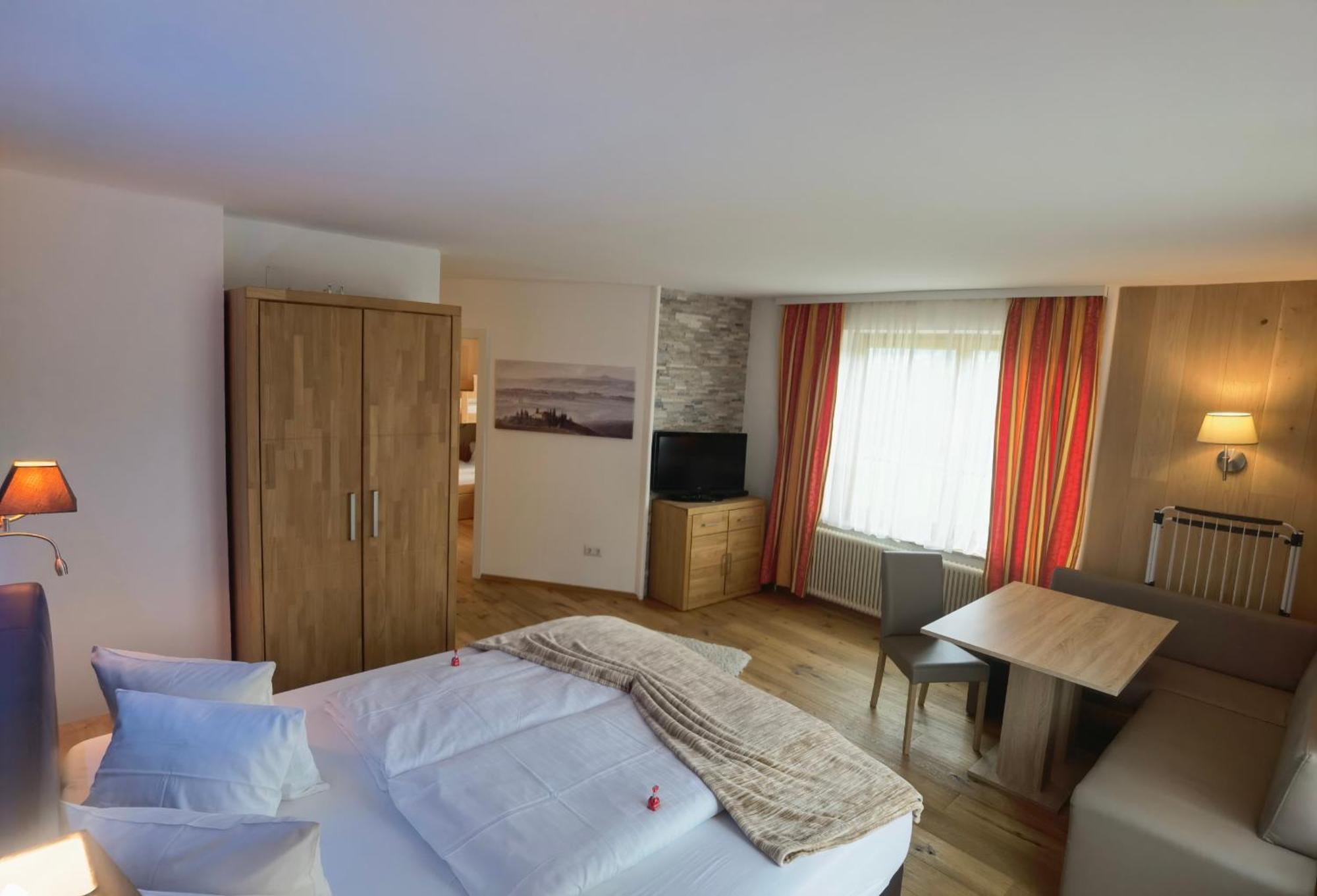 Kaerntnerhof & 3 Hotel 3*
